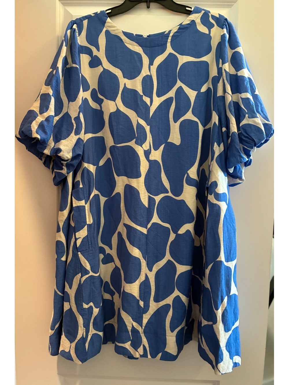 Umgee Women's Plus Size 1XL Blue and White Abstract Print Dress with Puff Sleees